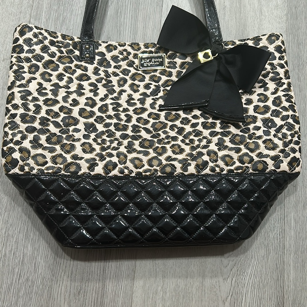 Betsy Johnson Rare Large Leopard Print Tote Bag w/ Black Accents and Bow Tie NEW - Picture 3 of 14